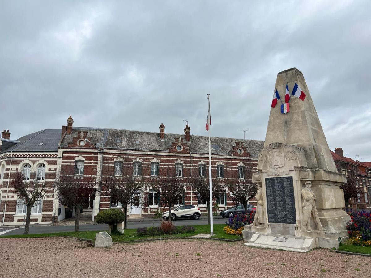 Le Conde Hotel Montdidier  Екстериор снимка